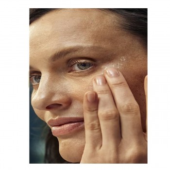 Weleda Contorno de Ojos Reafirmante de Granada y Péptidos de Maca